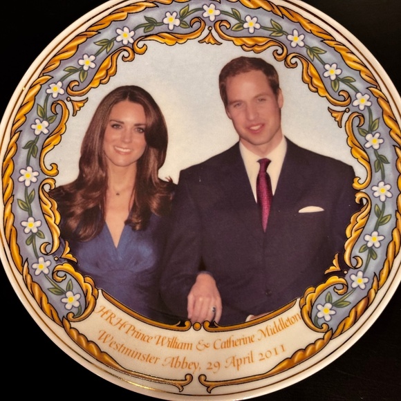 William and Kate commemorative plate - Picture 1 of 2
